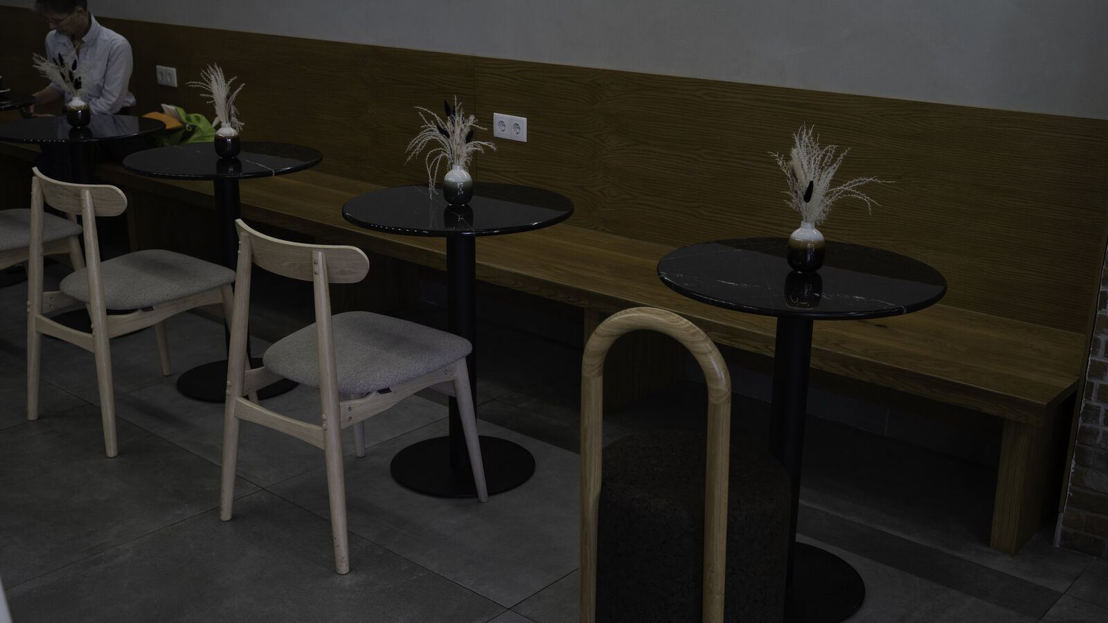 Bench along the wall with tables, Unity
