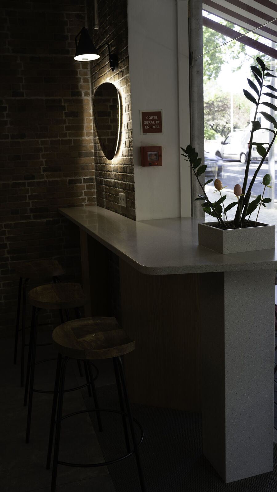 Counter by the window, Unity