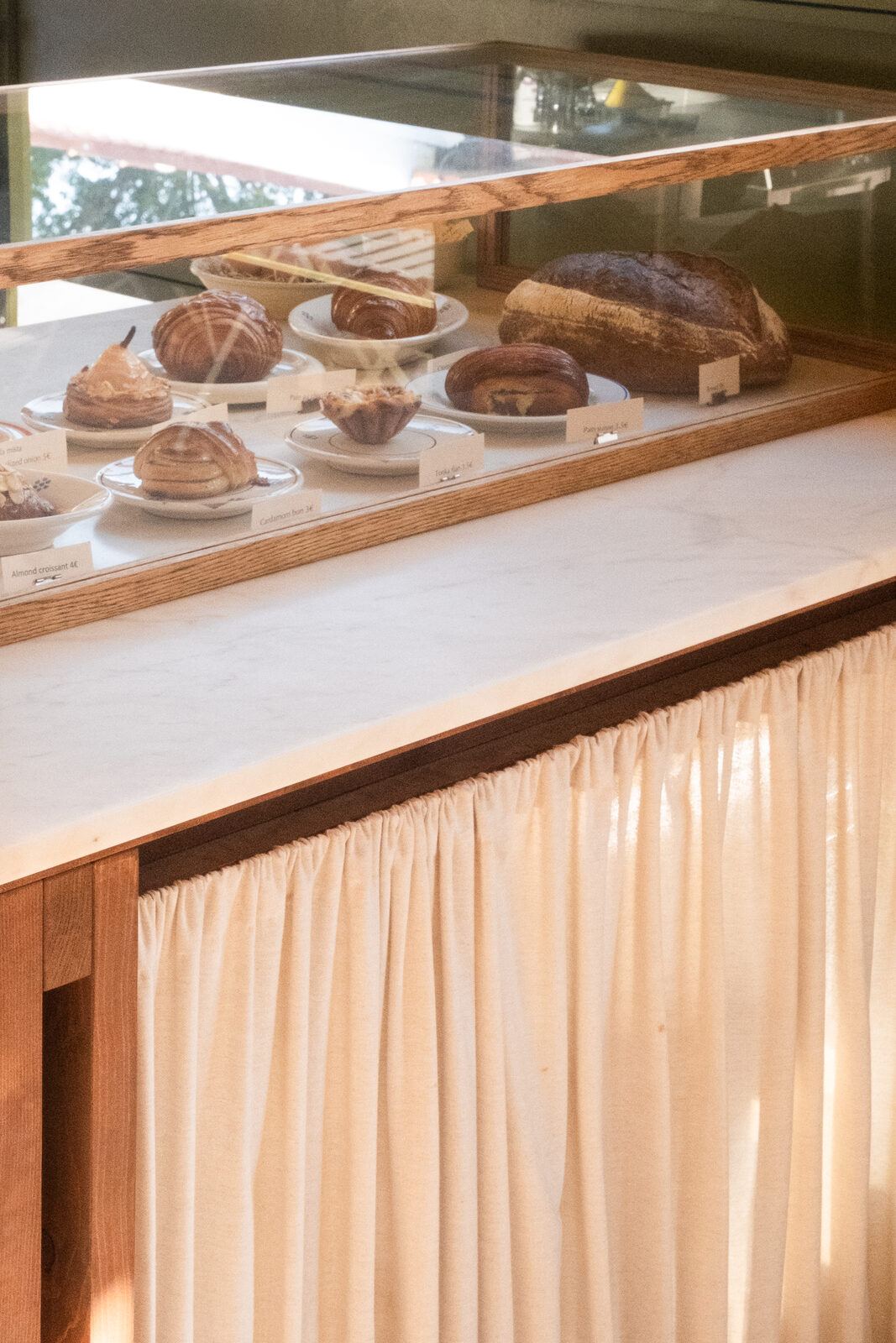 Bread display case, DOMA