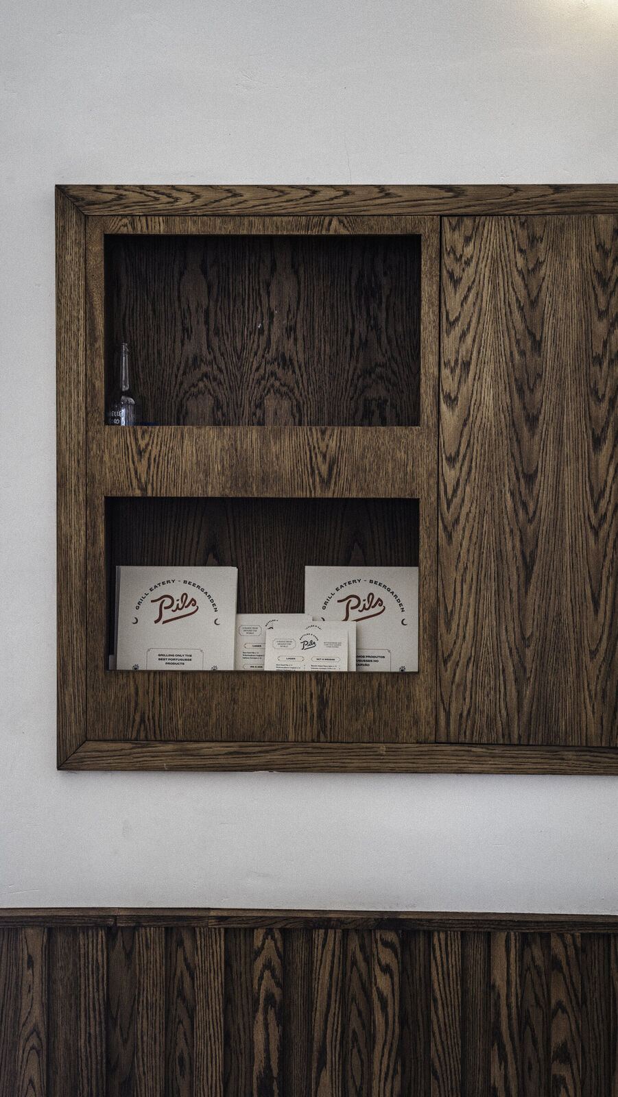 Oak veneer wall cabinet, Pils