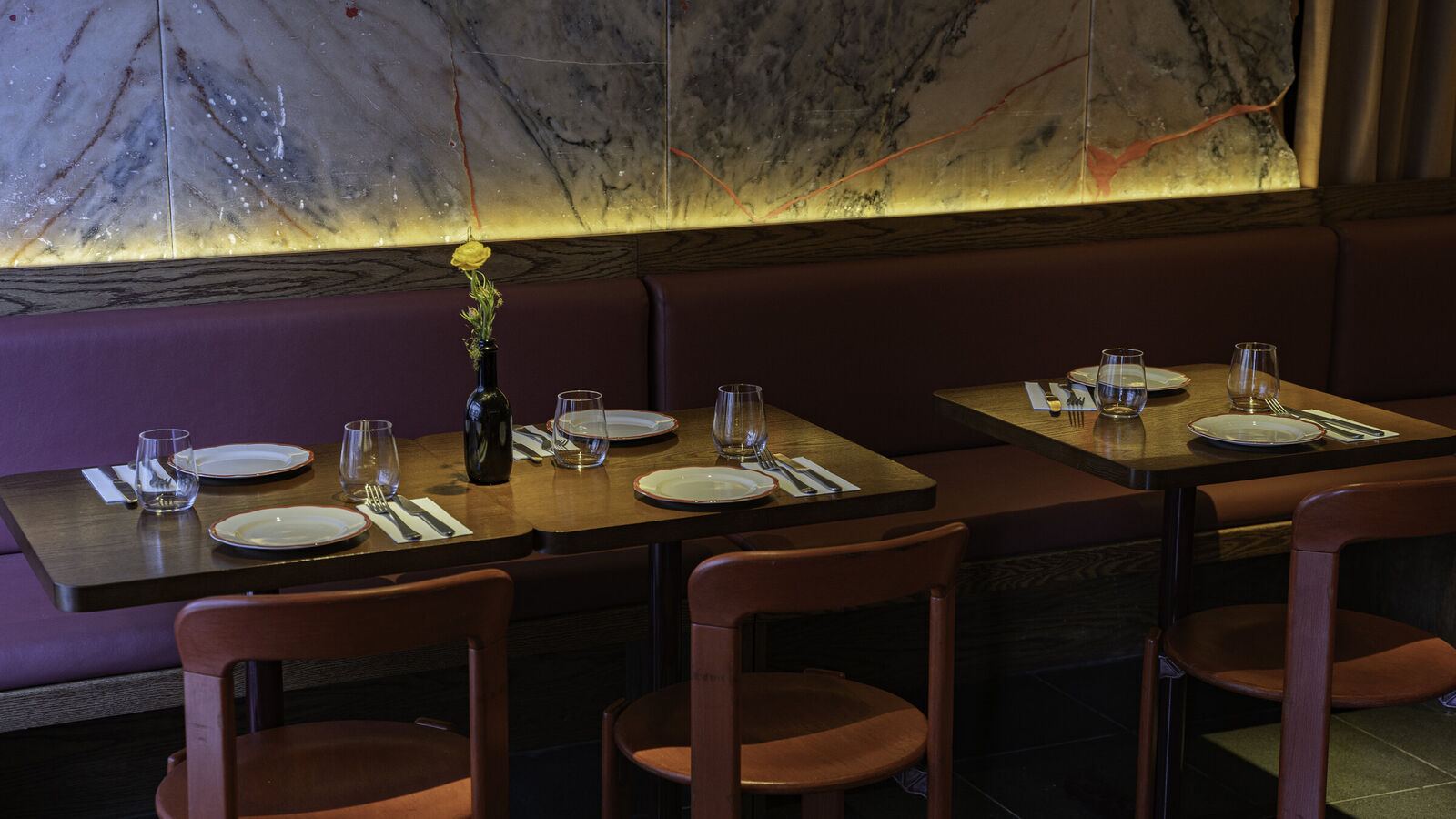 Banquettes along the dining room, Parra